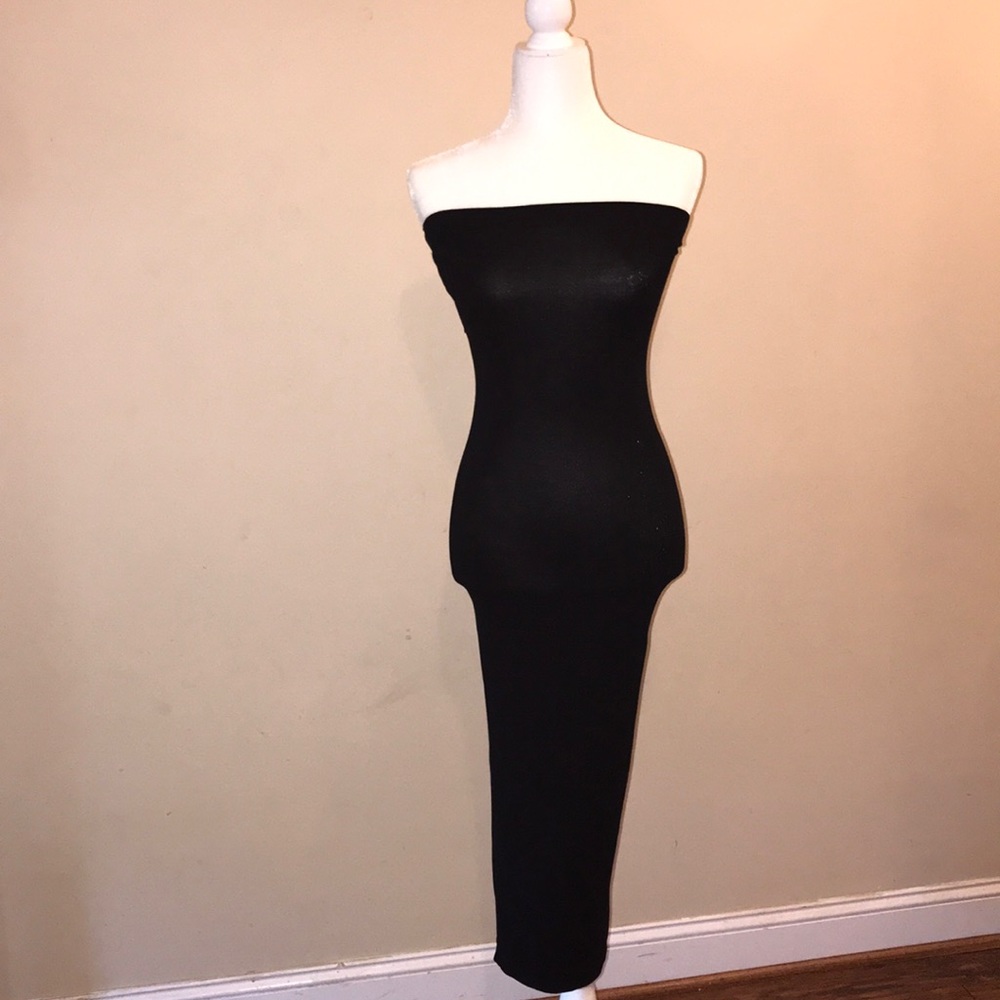 Black Fitted Solid Maxi Dress